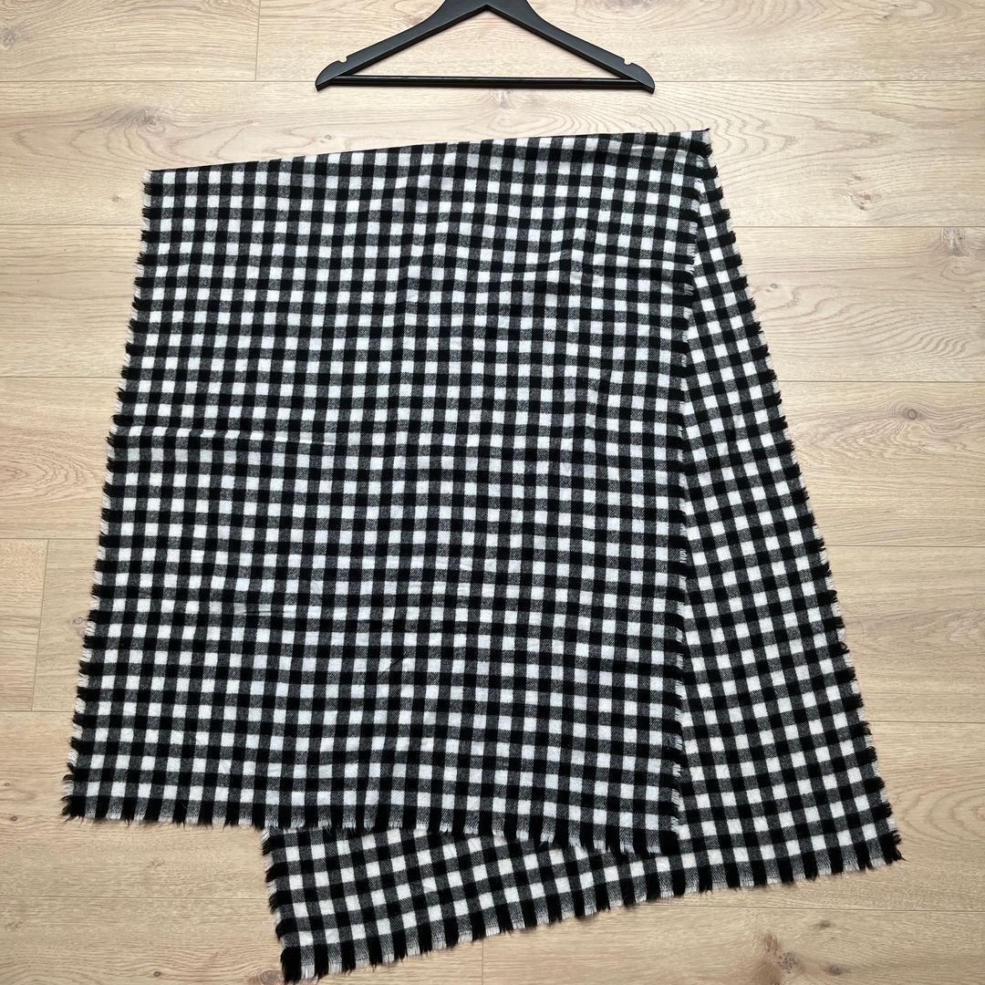 Checkered scarf