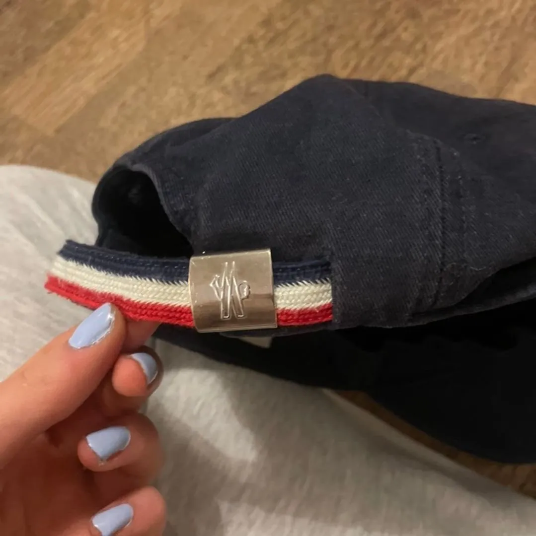 Moncler caps