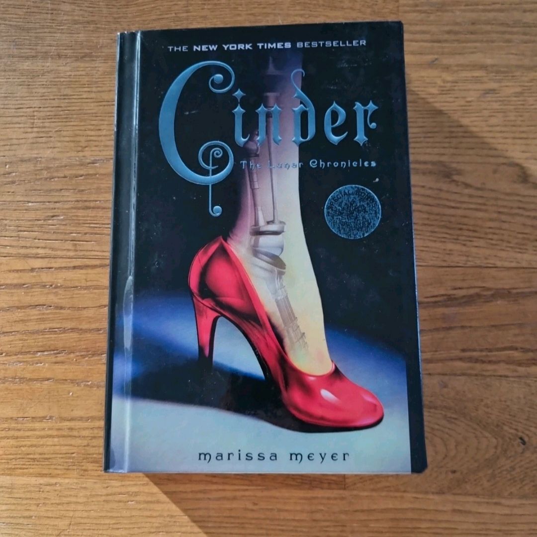 Cinder-Marissa Meyer