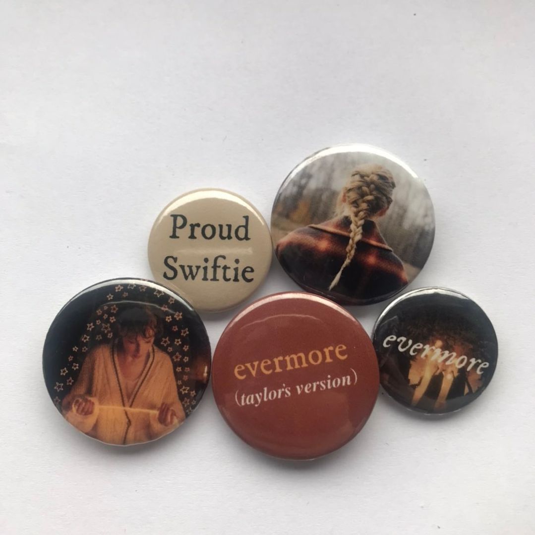 Taylor Swift badges