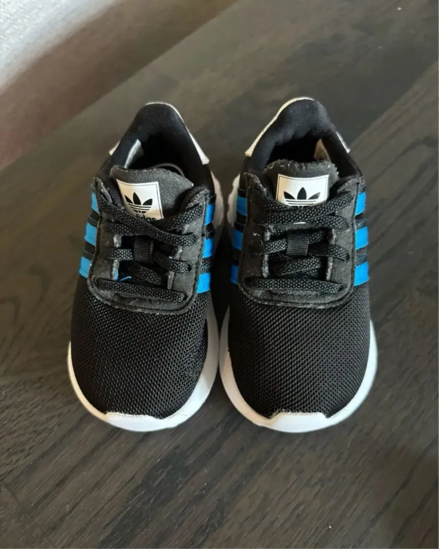 Adidas babysko