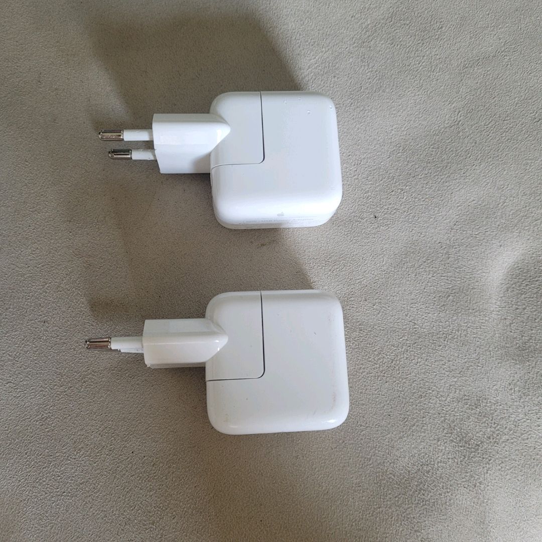 Apple Power Adapter