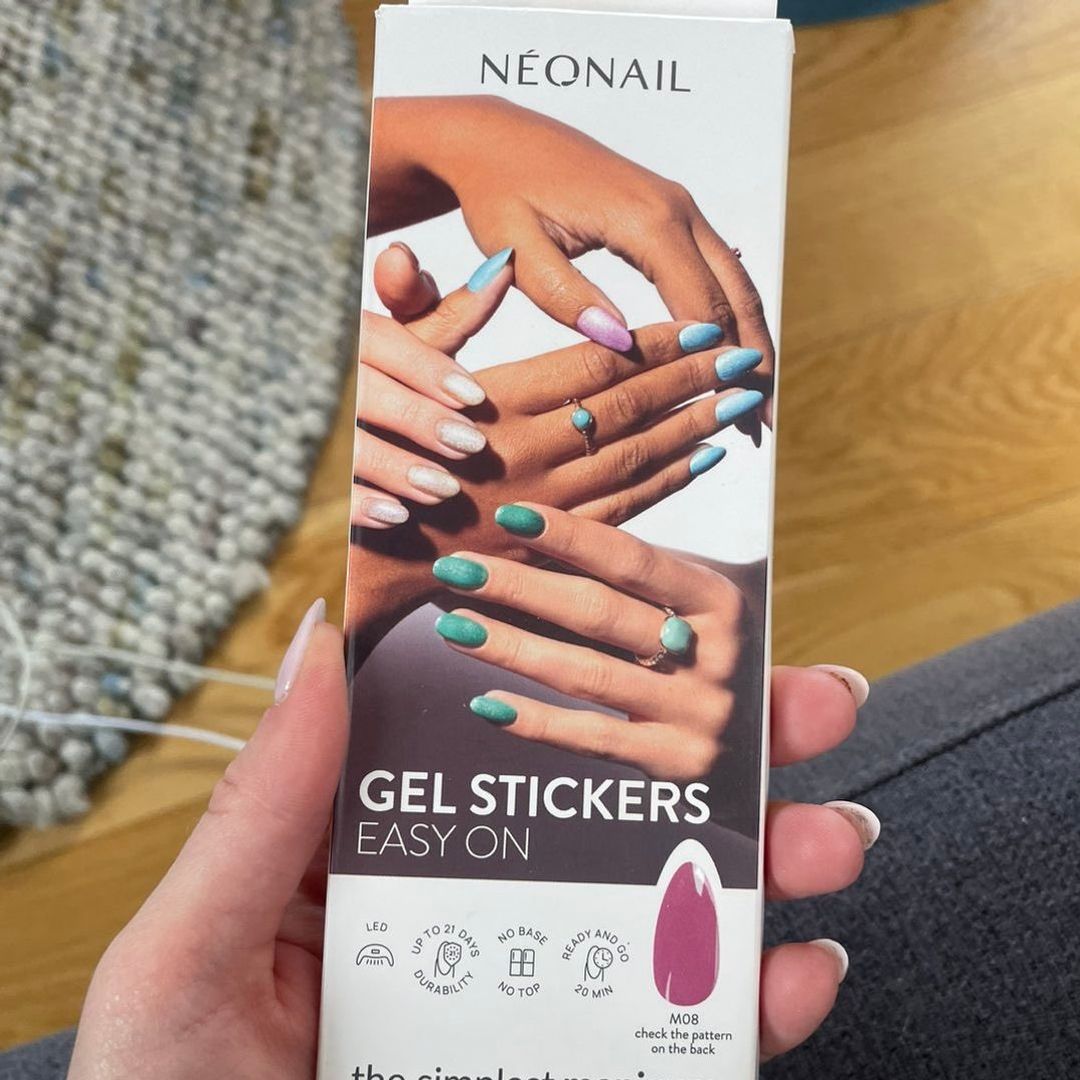 Neonail