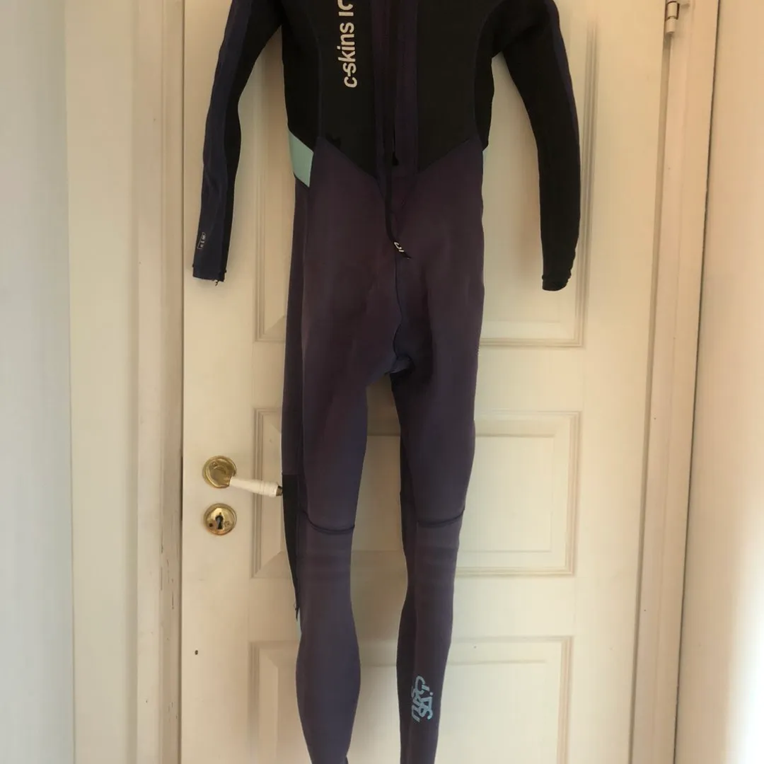 Wetsuit / märkäpuku