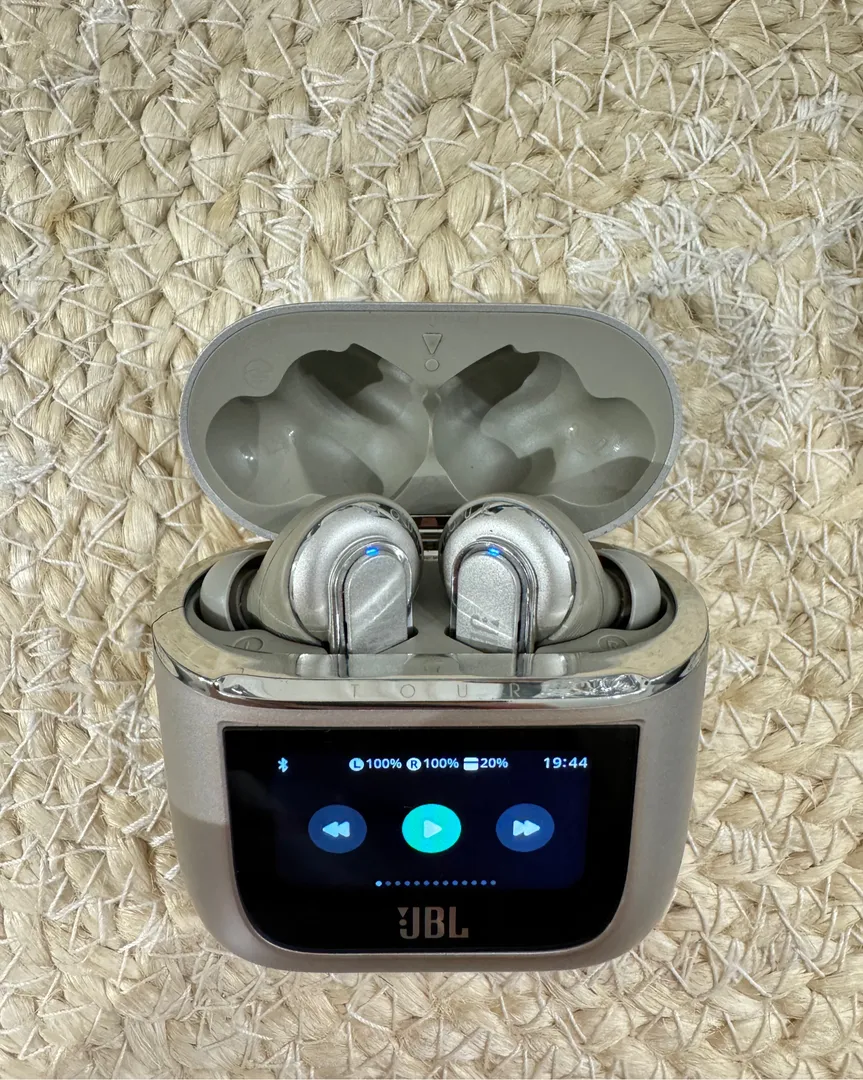 JBL Tour Pro2