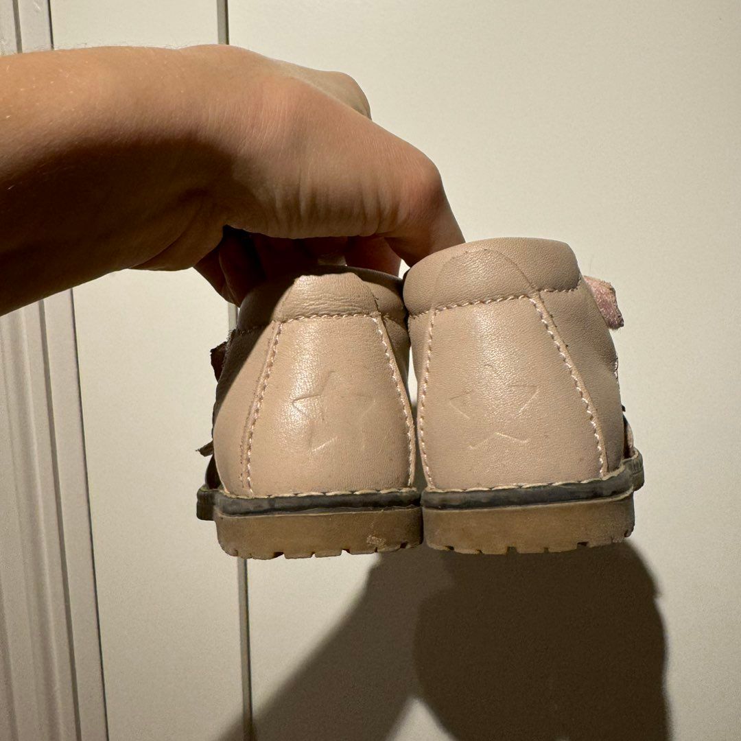 Enfant sandaler