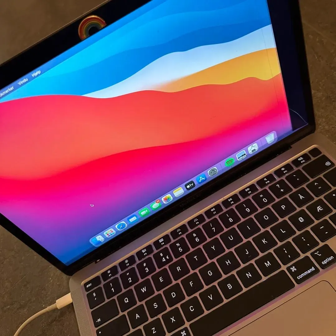 Macbook Air (2020)