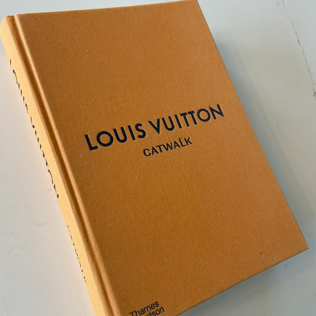 Louis Vuitton bok