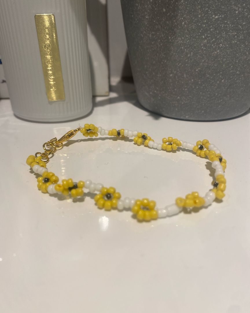 Flower bracelet