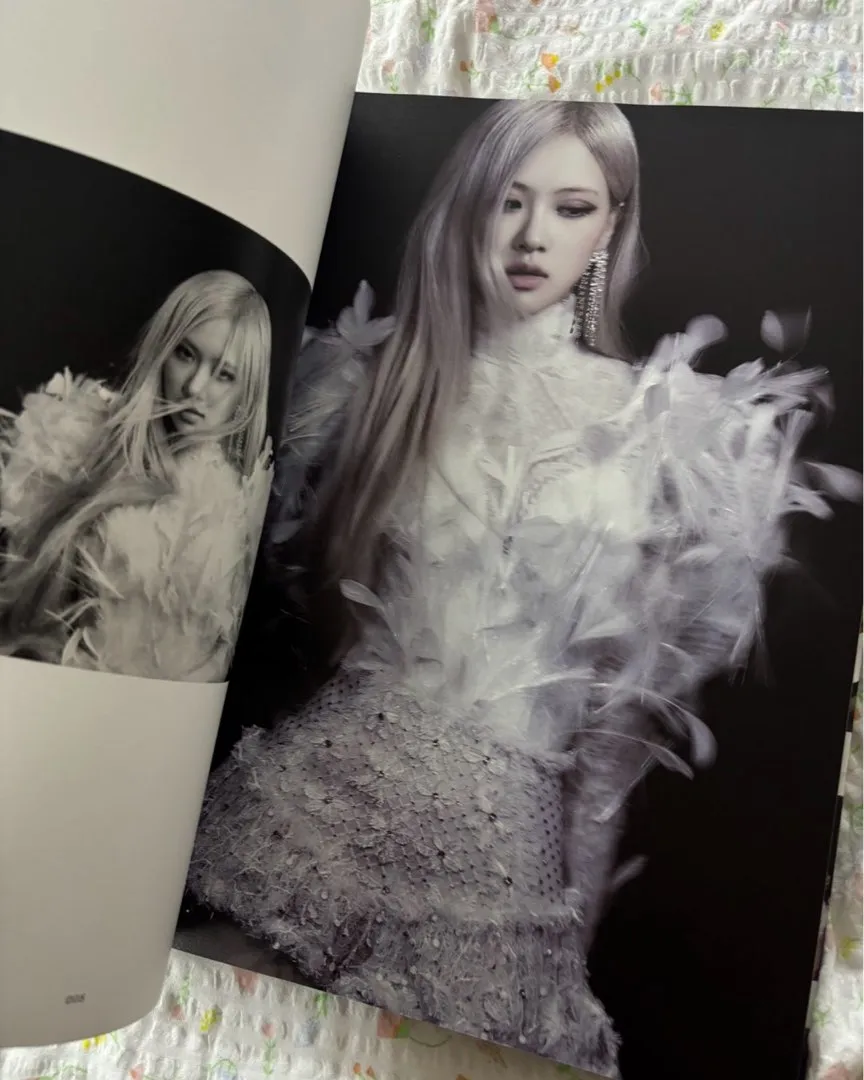 ROSÉ -R- PHOTOBOOK