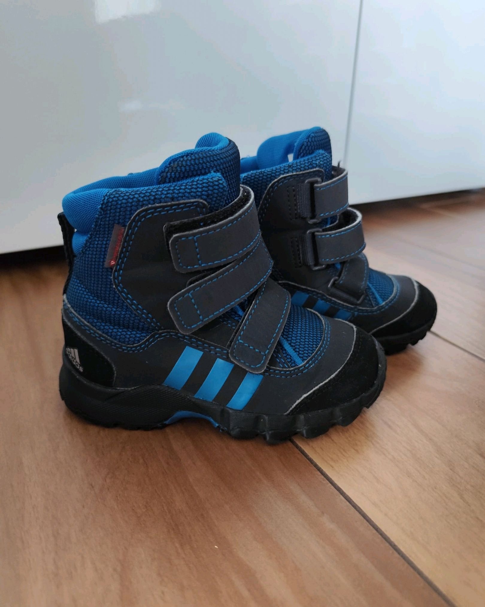 Adidas Sko str 24