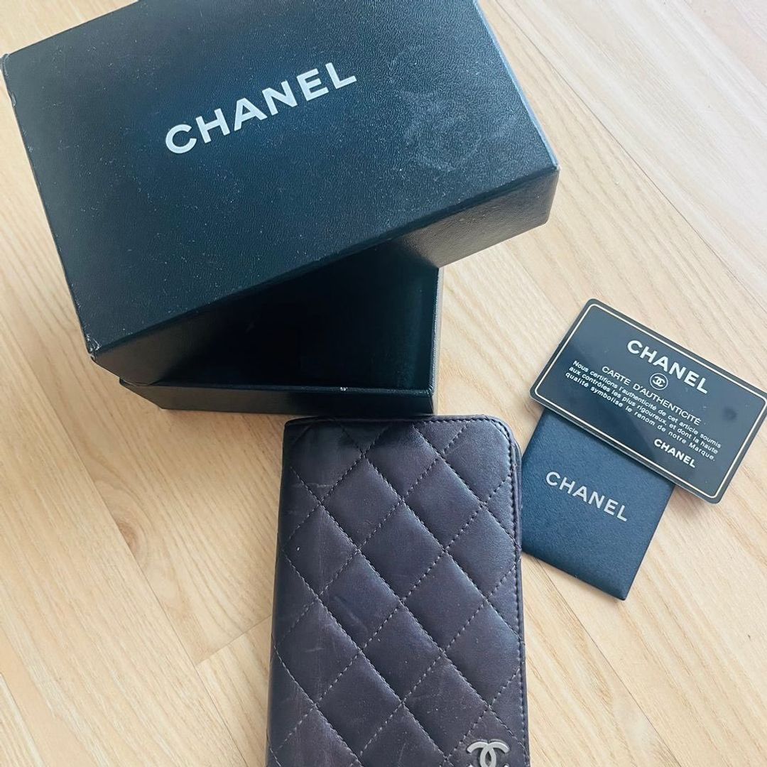 Chanel pasholder