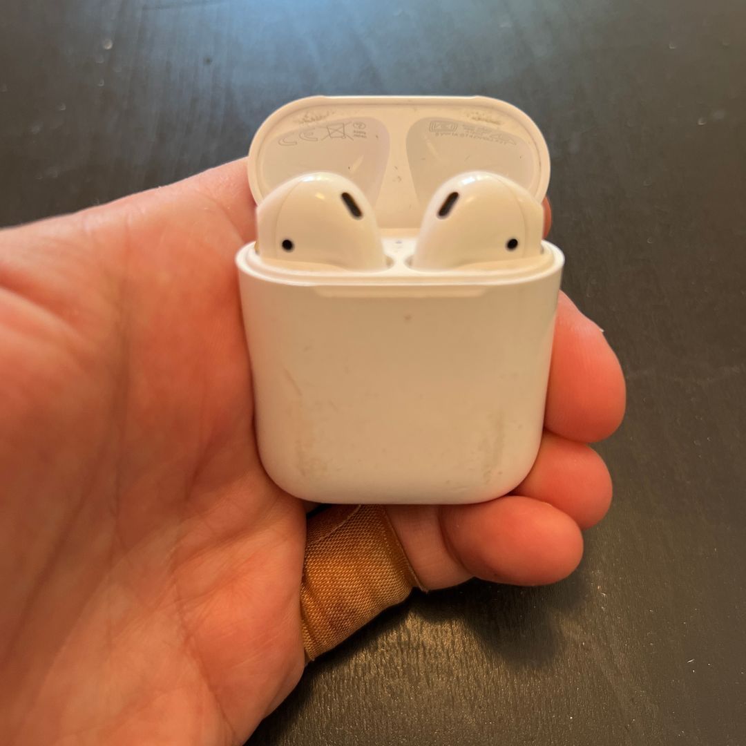 AirPods