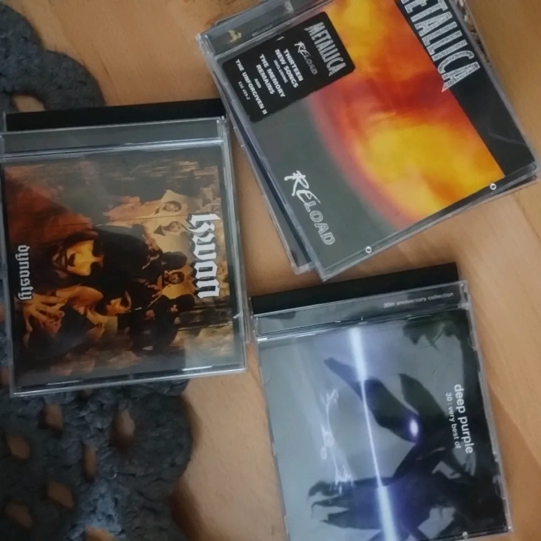 CD:eitä SAA TARJOTA