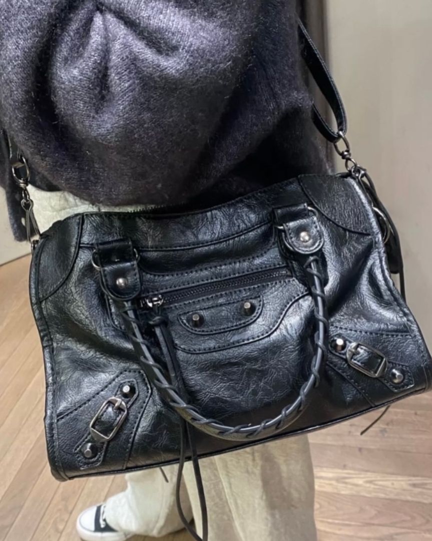 Balenciaga city bag⭐️