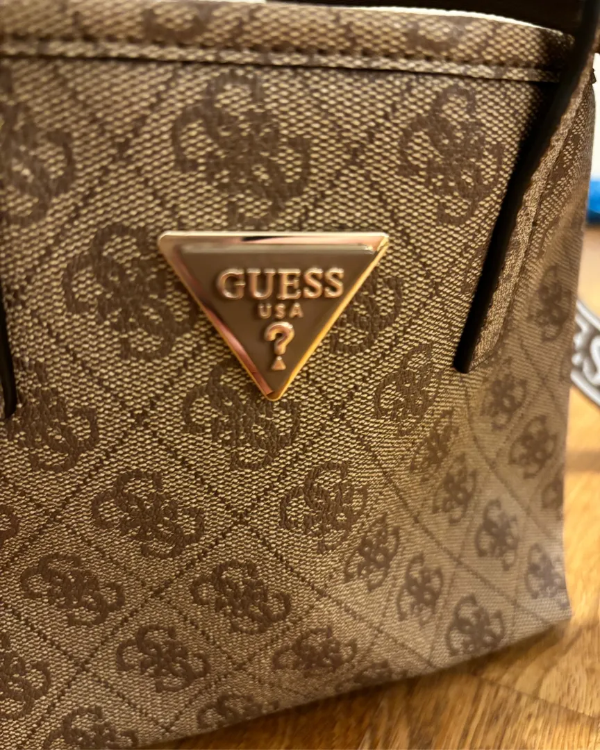 Guess Latona veske