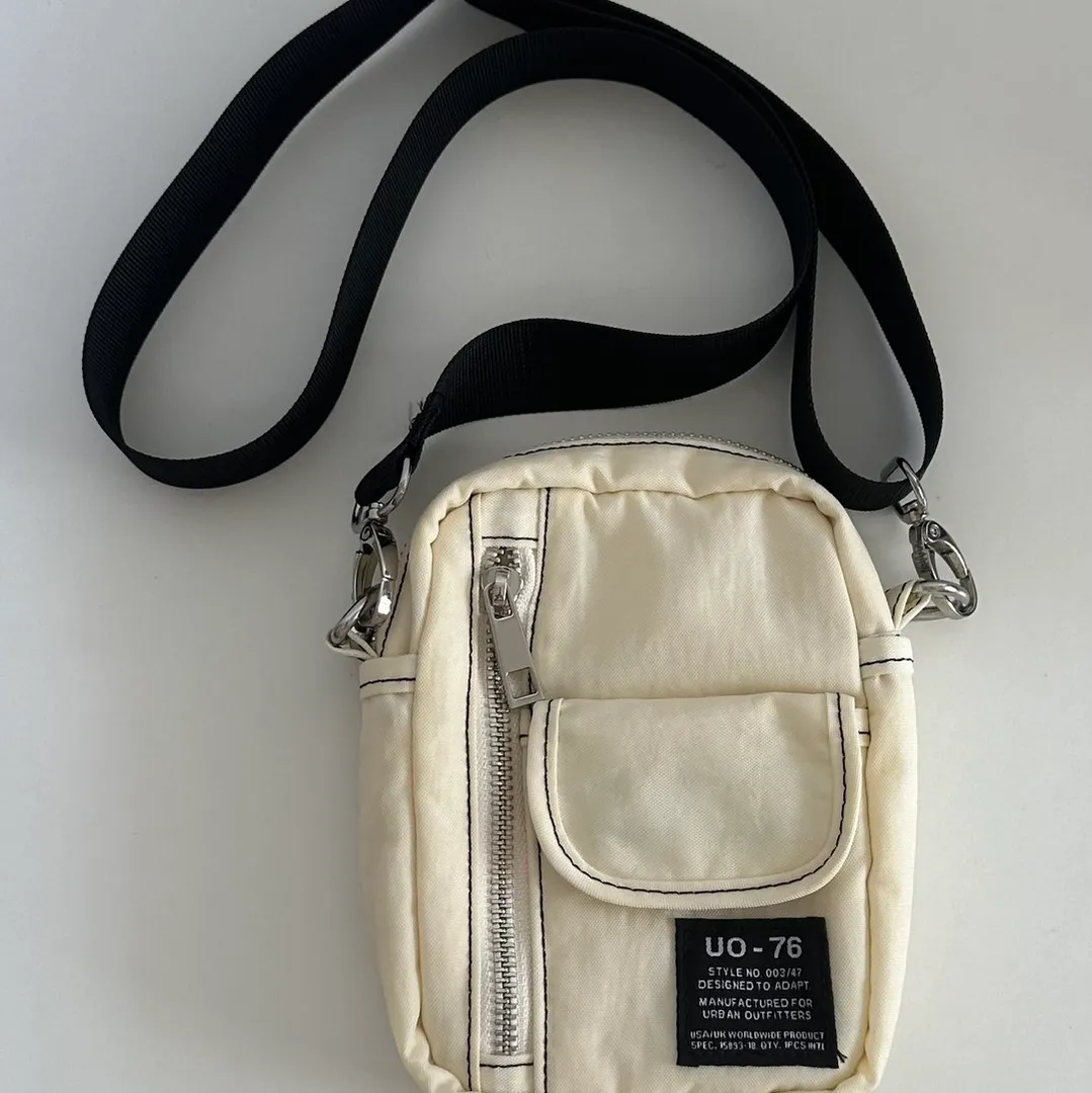 Crossbody taske