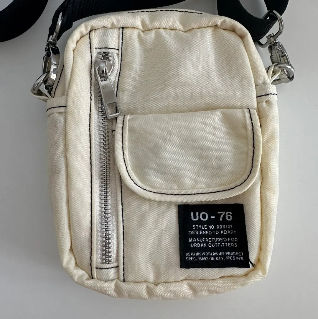 Crossbody taske