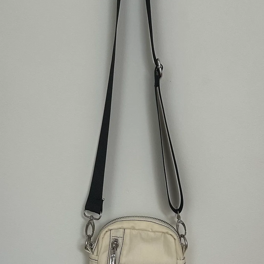 Crossbody taske