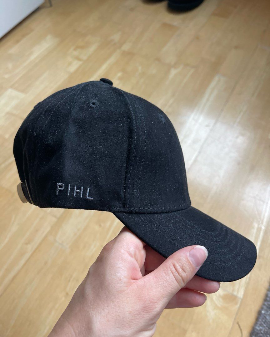 Camilla Pihl Caps