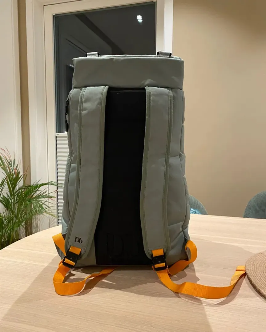 Douchebag hugger 30l