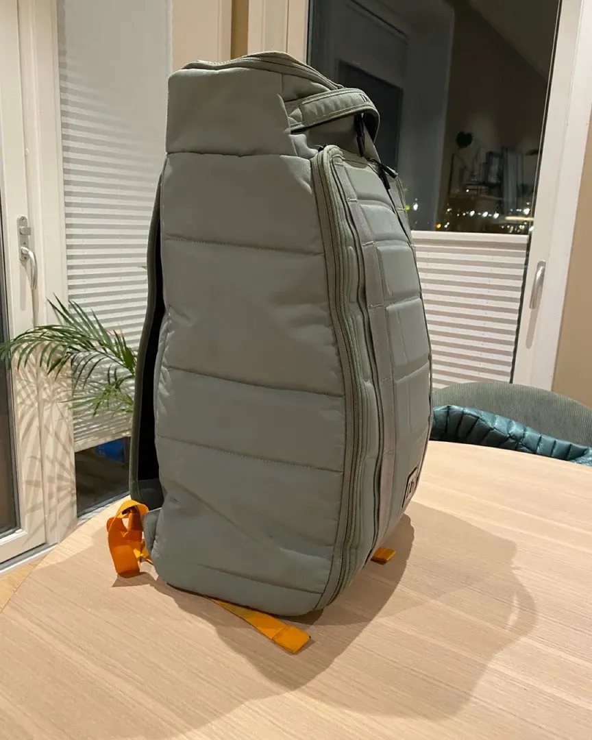 Douchebag hugger 30l