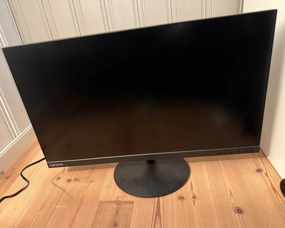 Lenovo skjerm 28’