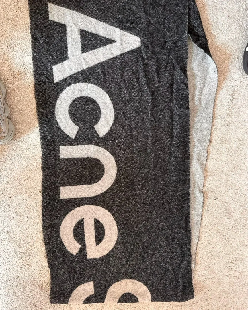 Acne sjerf