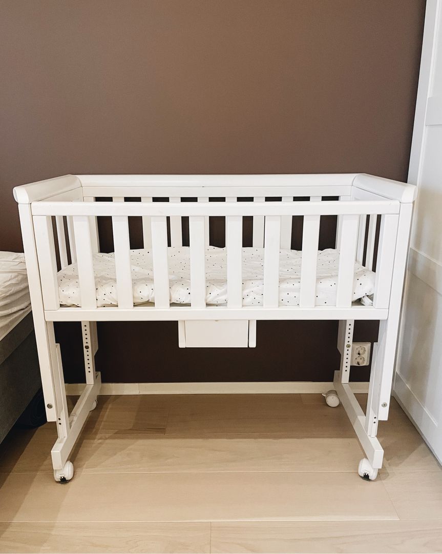 Troll Bedside Crib