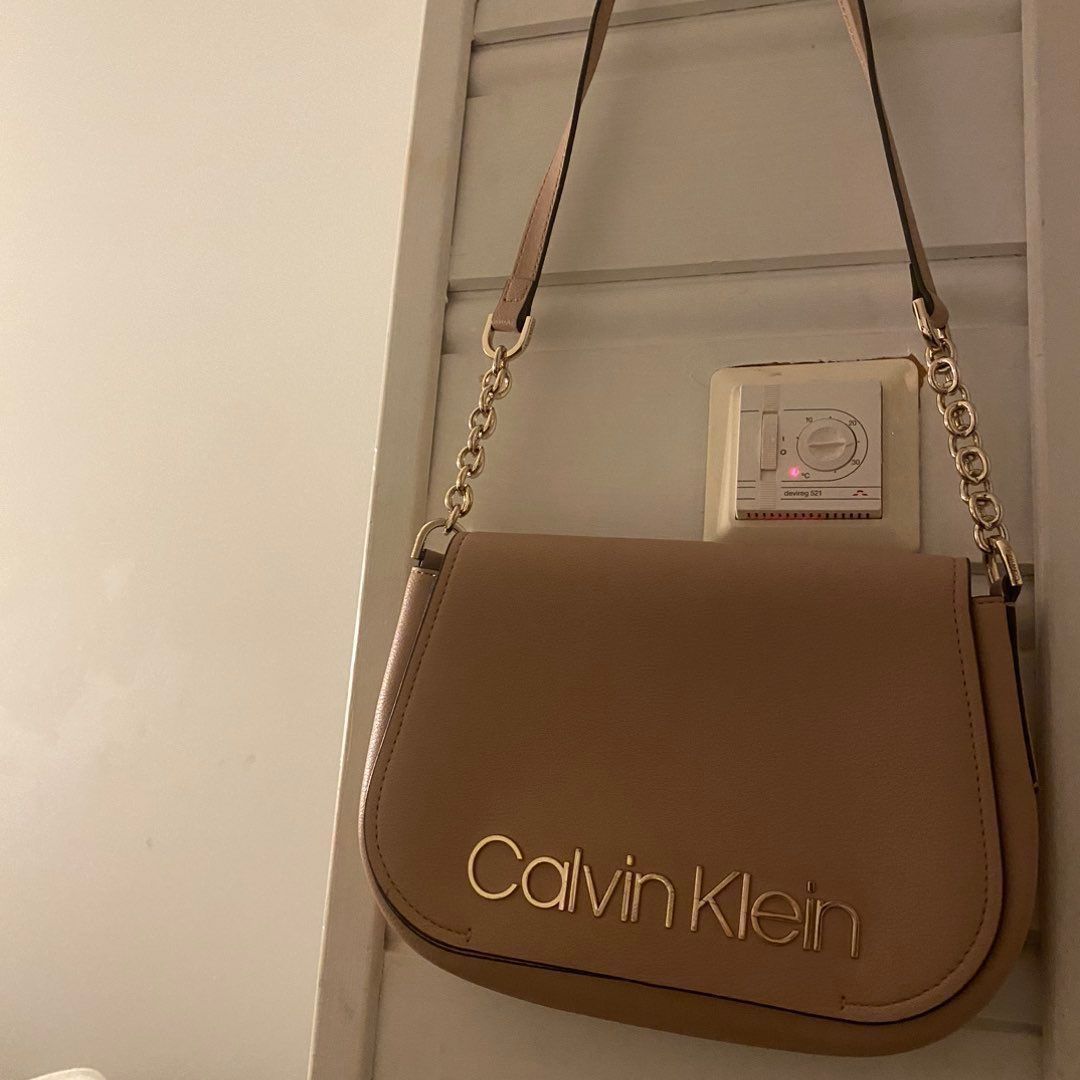 CALVIN KLEIN