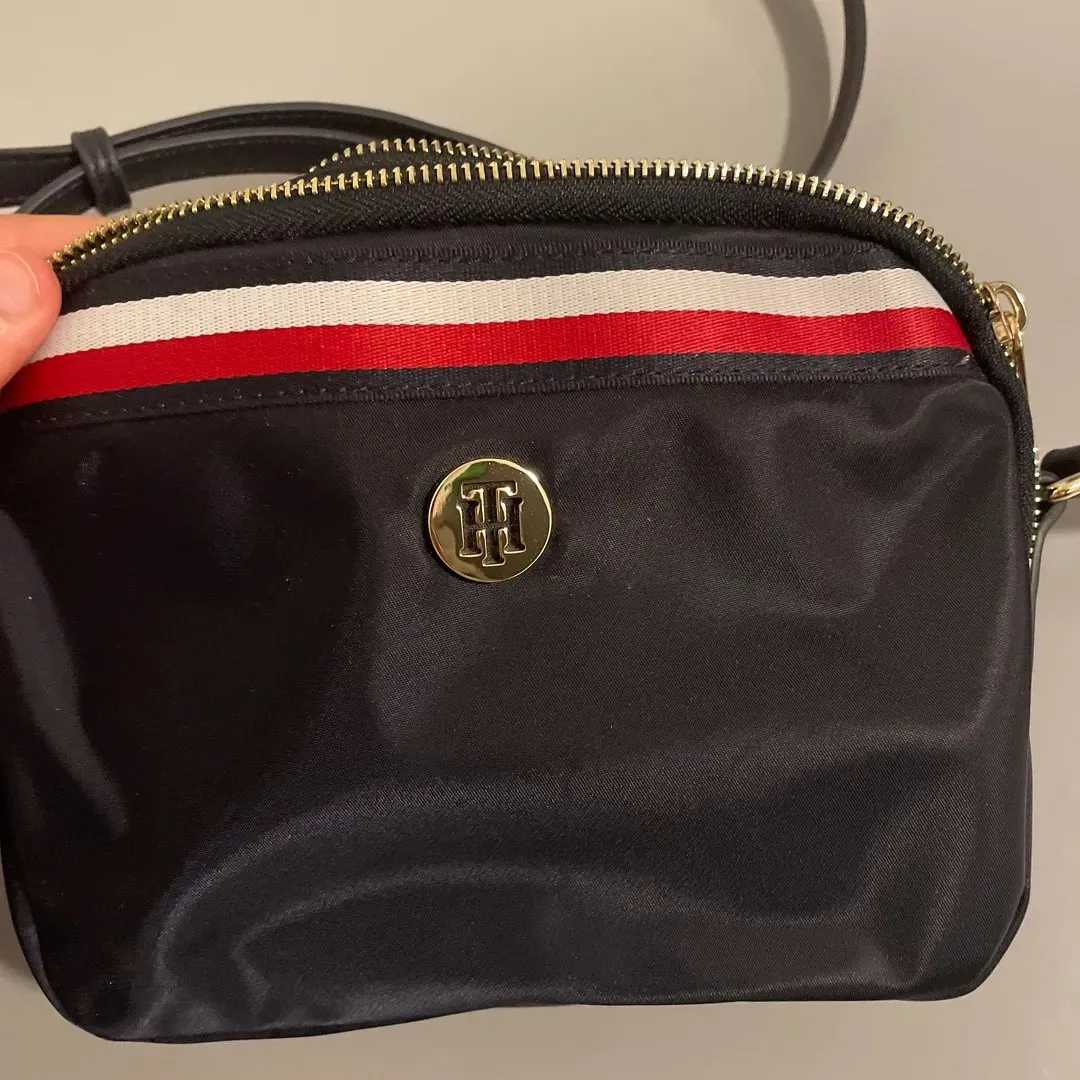 Tommy hilfiger taske