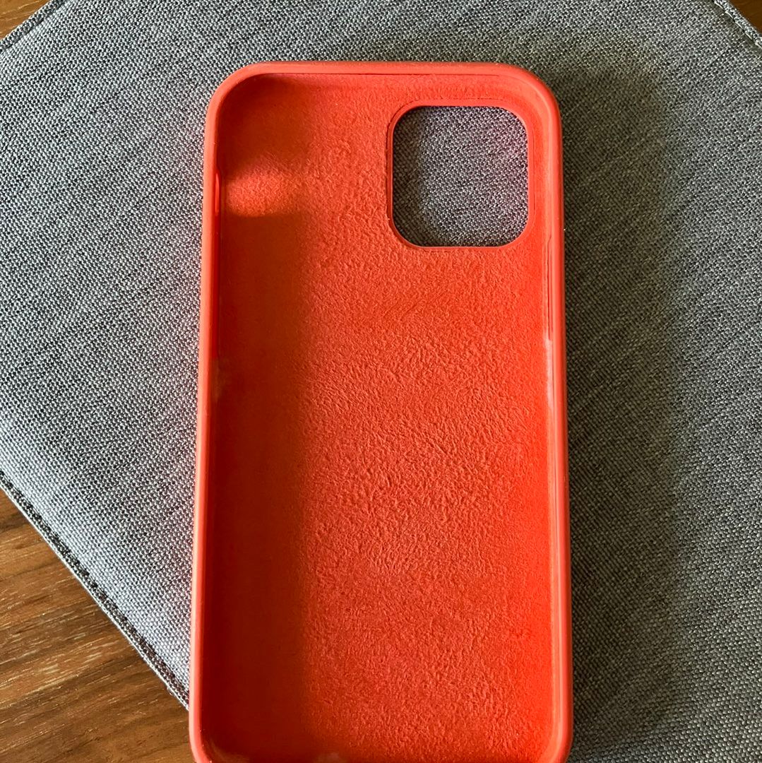 Iphone 12 pro cover