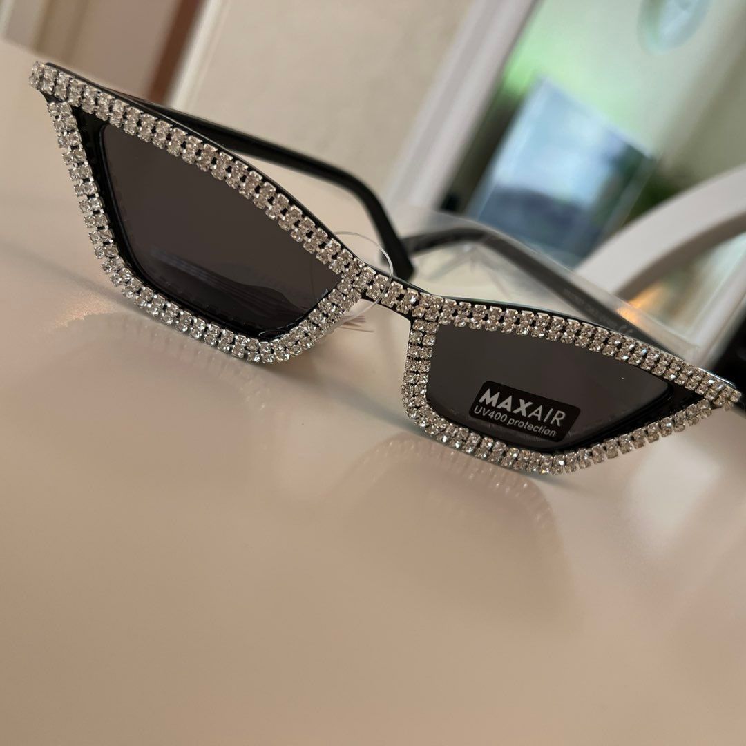 Cat eye sunglasses