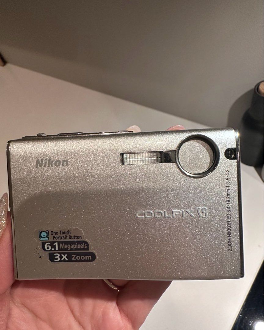 Nikon coolpix s9