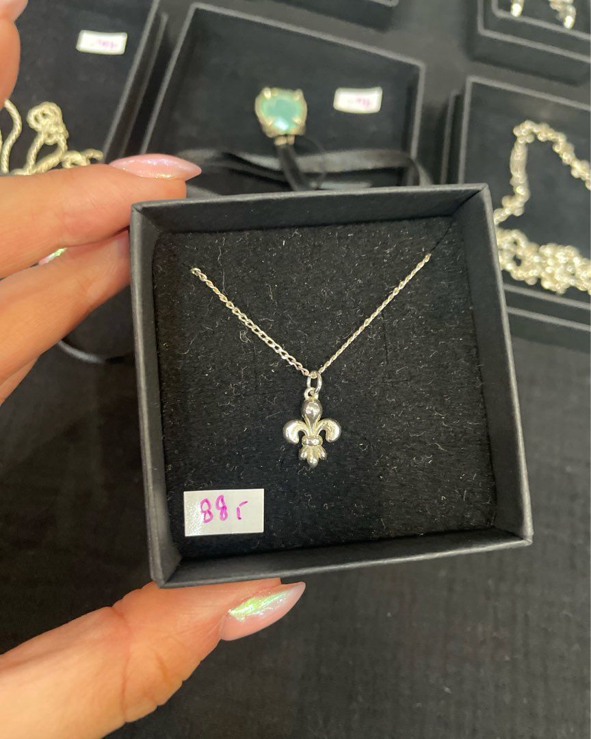 Fleur-de-lis pendant