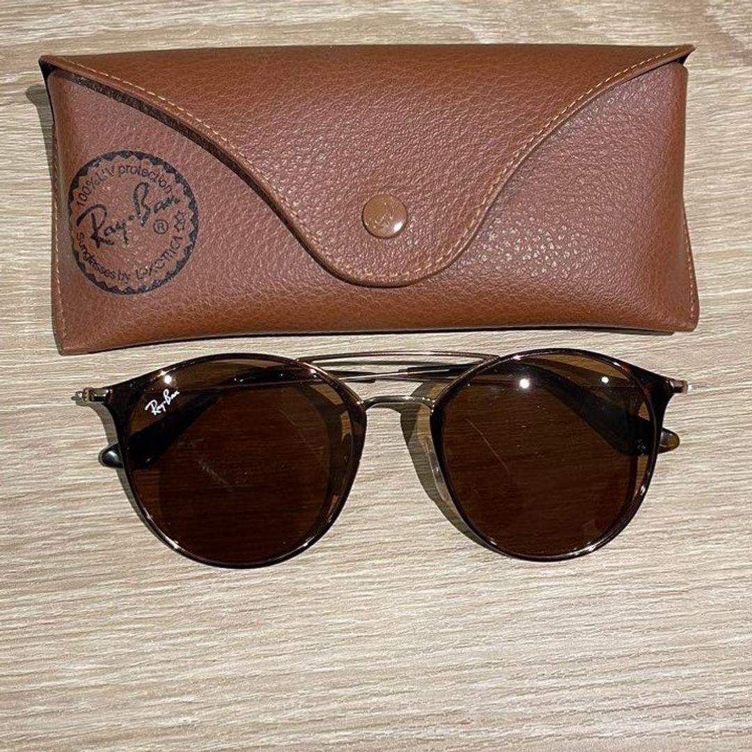 Ray ban