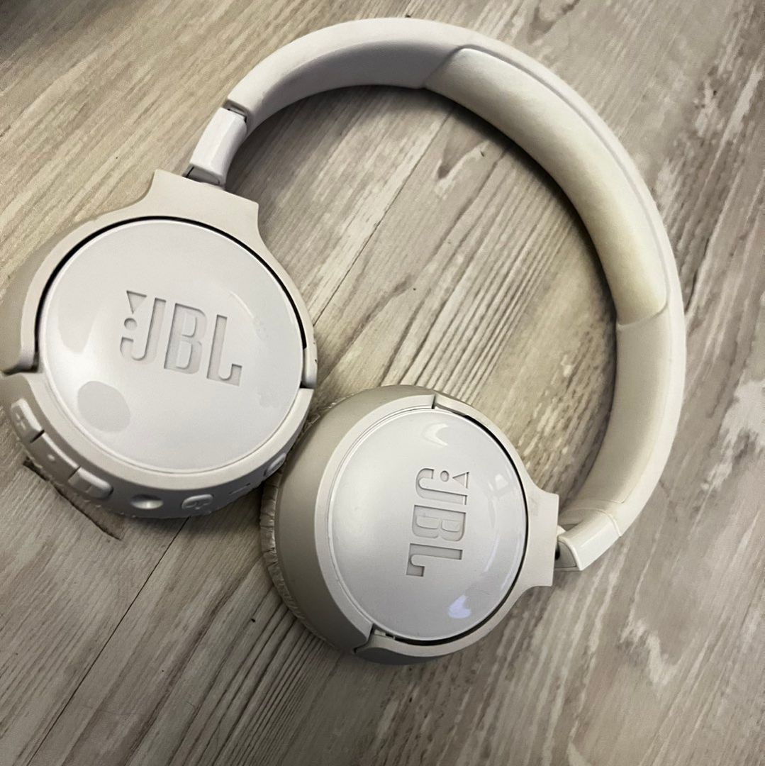 JBL headset