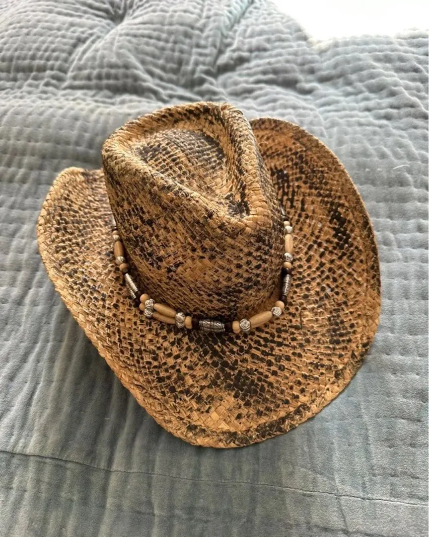 Strå-cowboy hatt