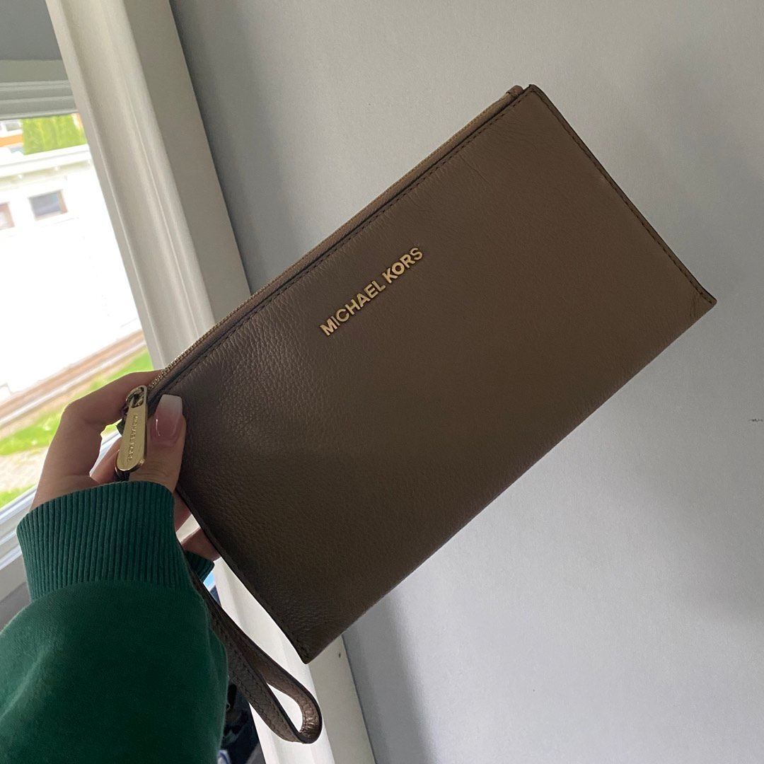 Michael Kors Clutch