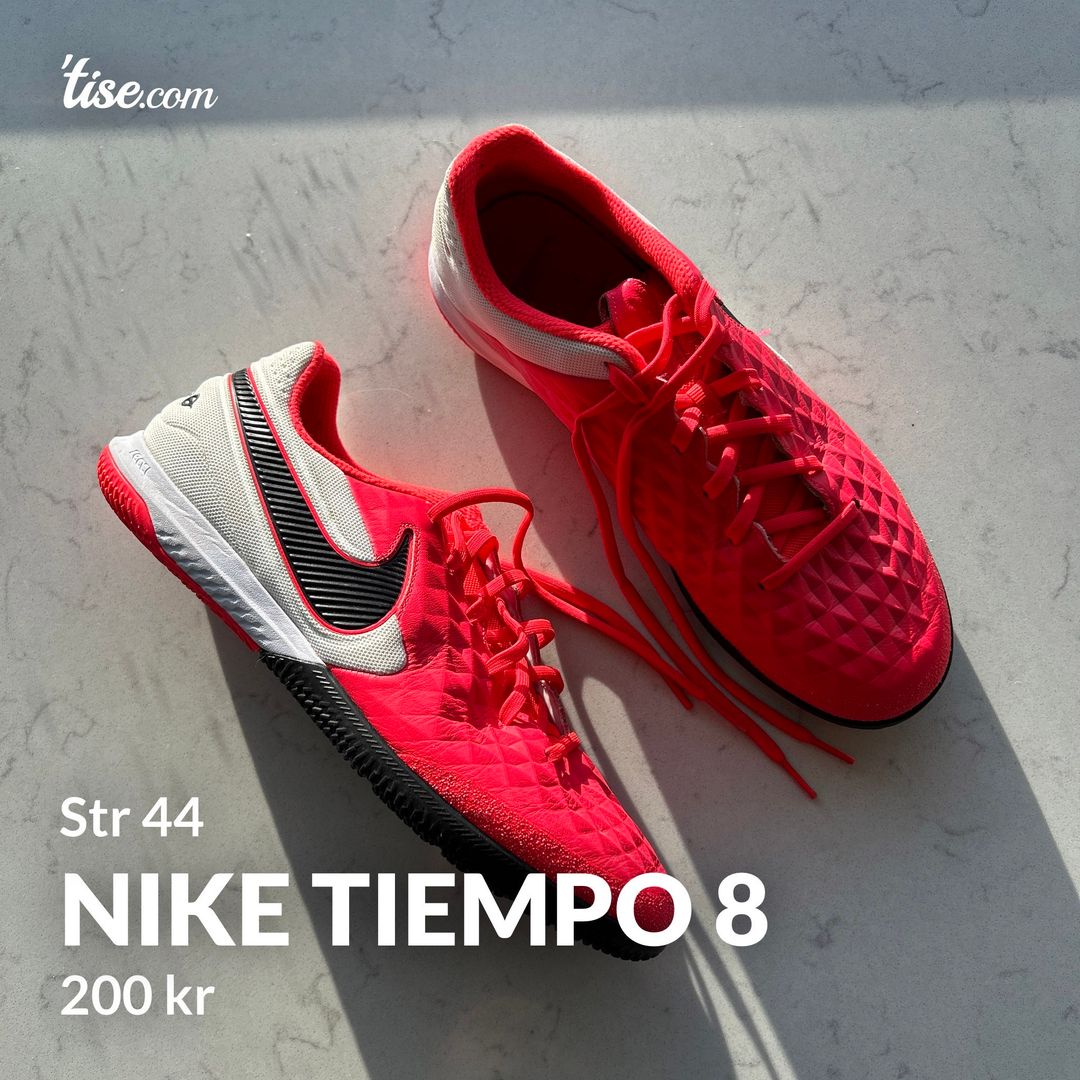 Nike Tiempo 8