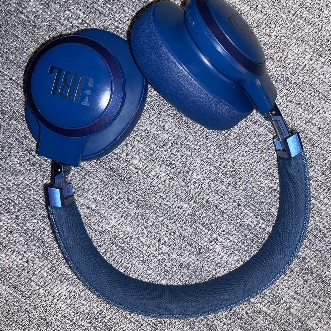 JBL kuulokkeet