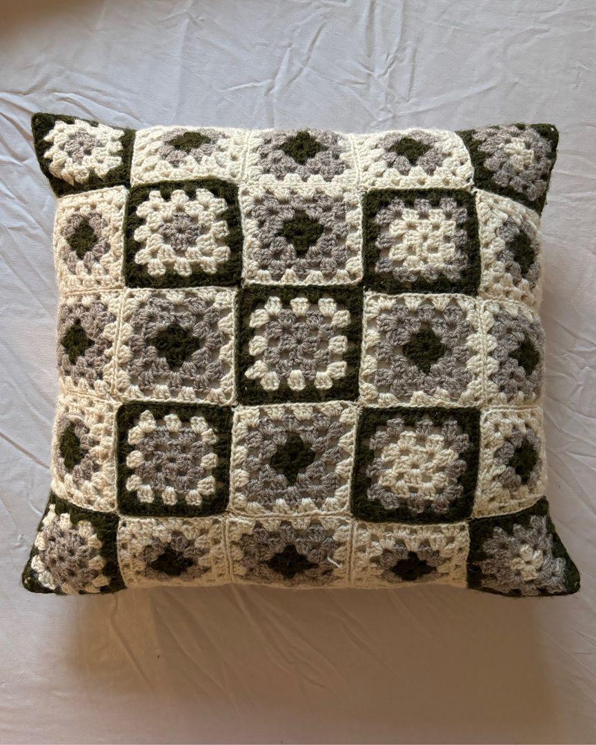 Crochet pillow