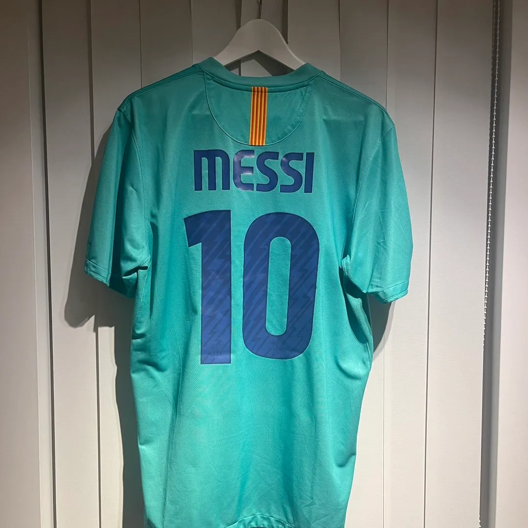 Messi bortedrakt