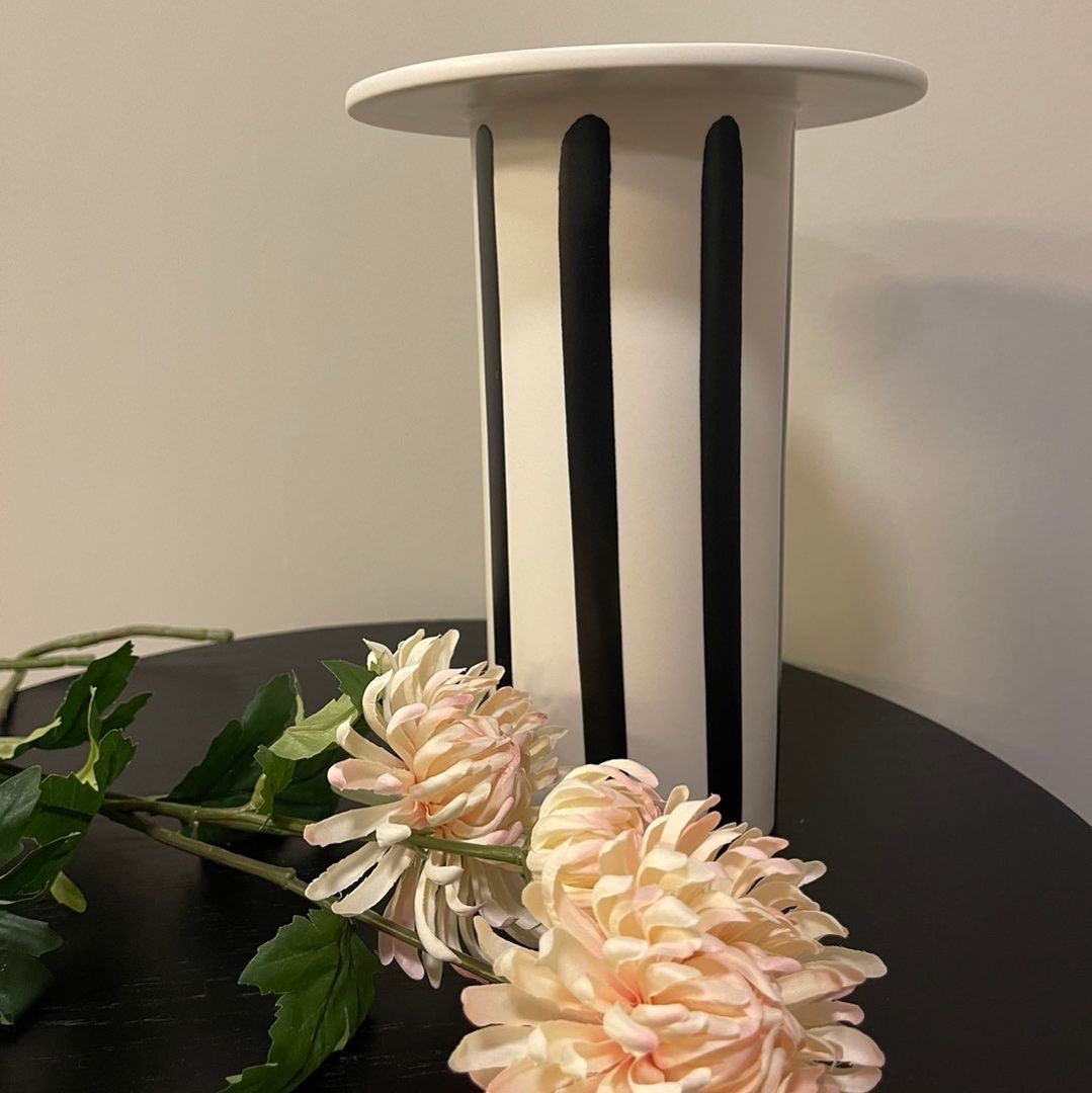 HK living vase