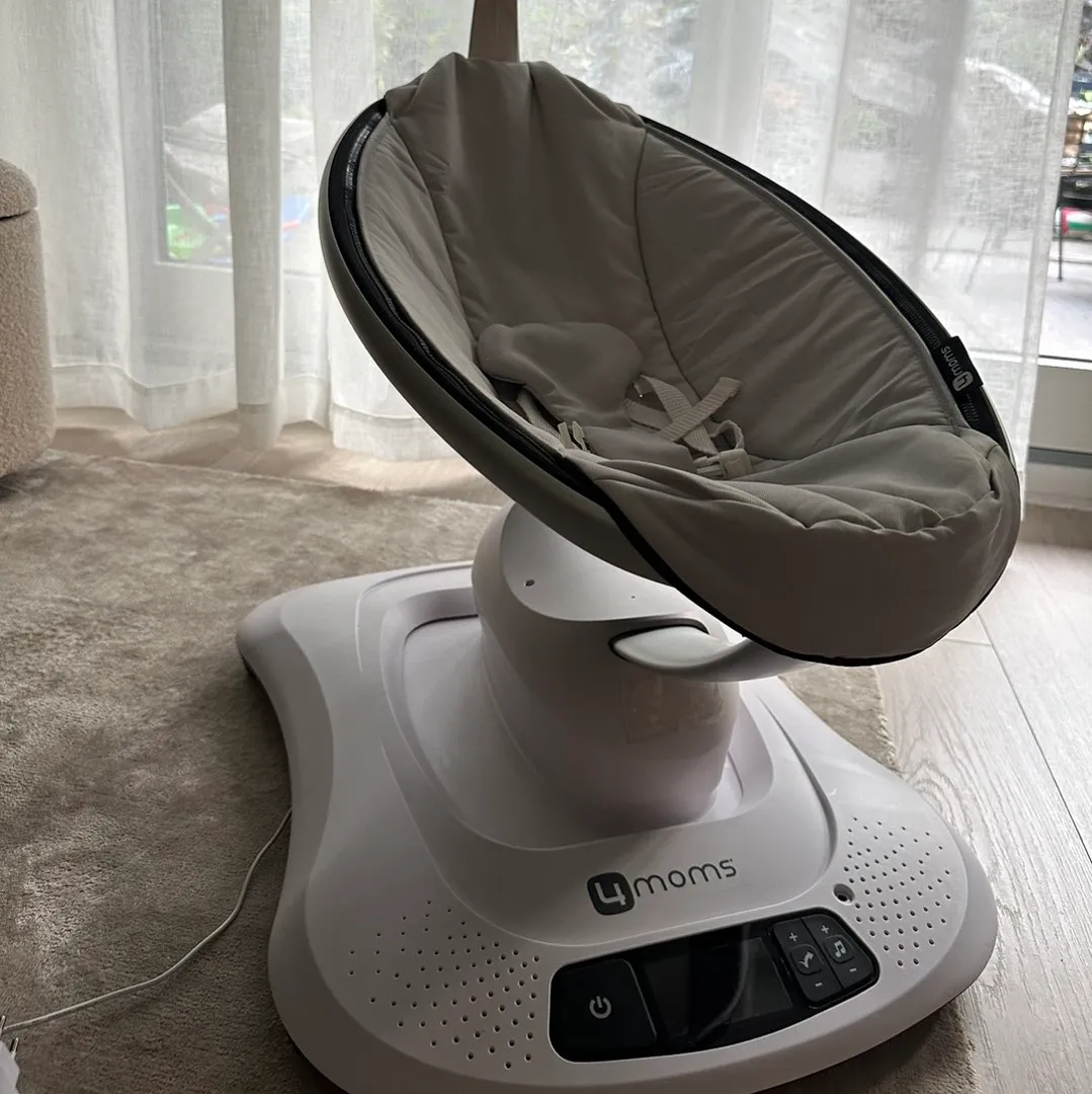 MamaRoo 4moms