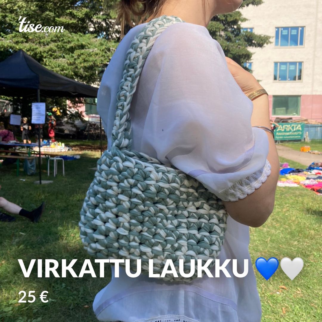 Virkattu laukku 💙🤍