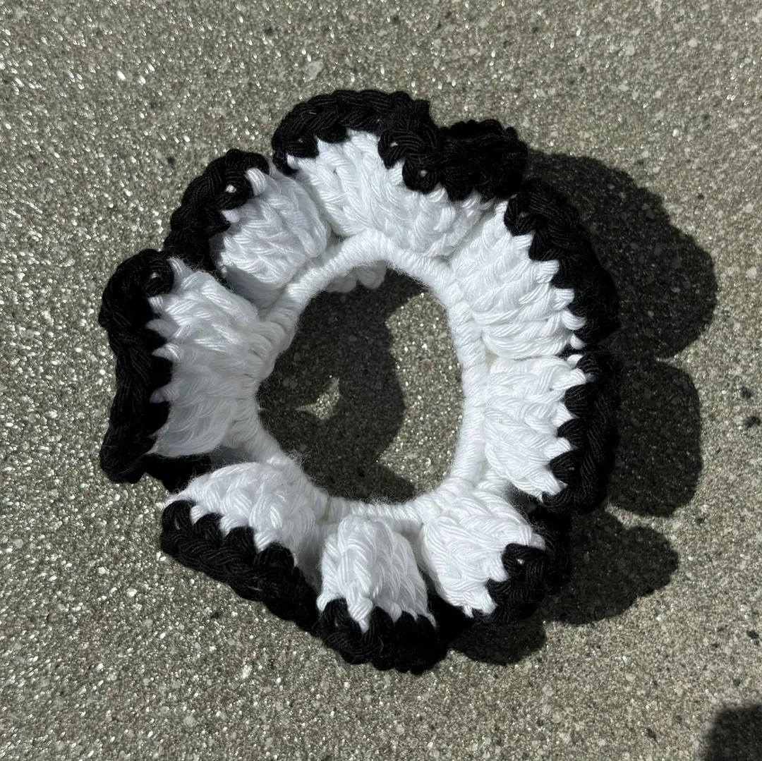 Heklet scrunchie