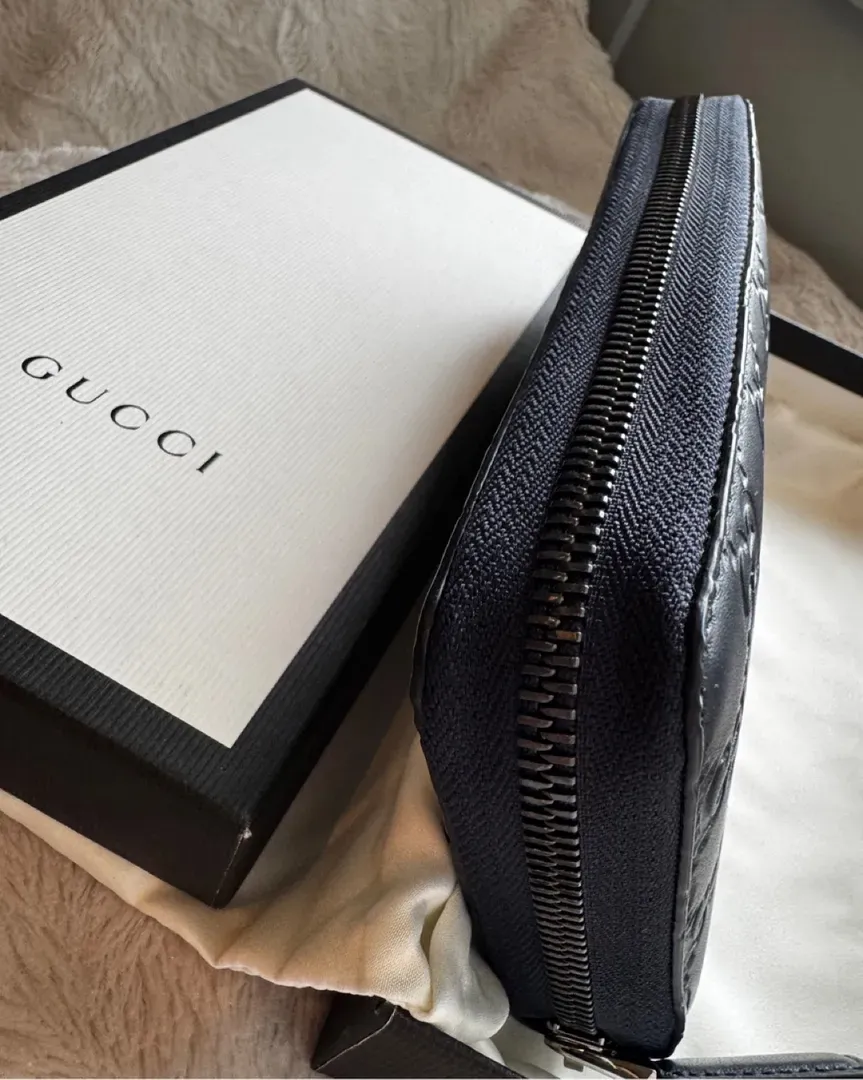 Gucci Signature