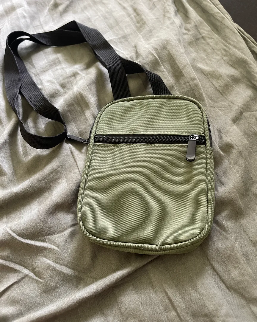 Crossbody taske