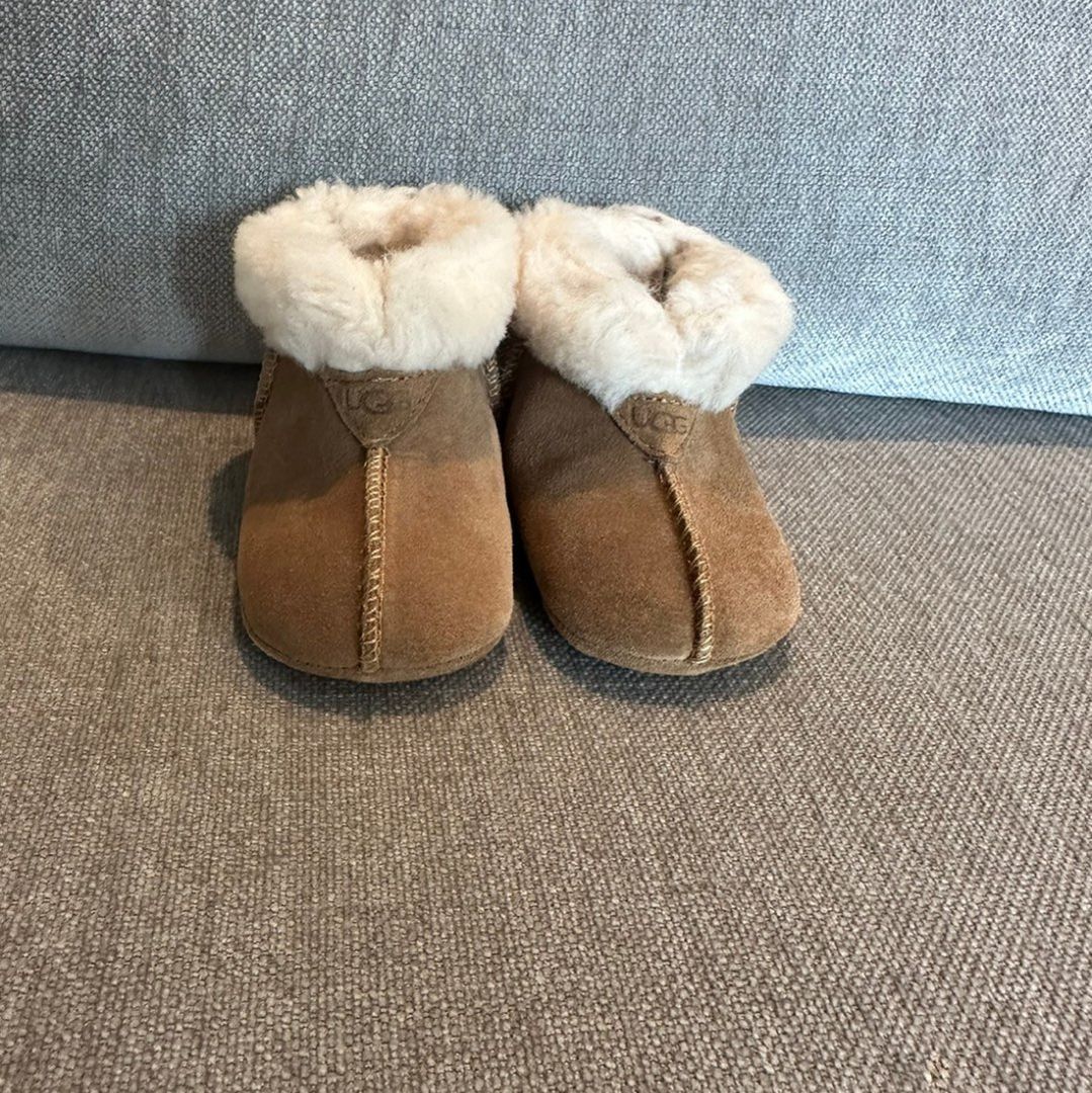 UGG